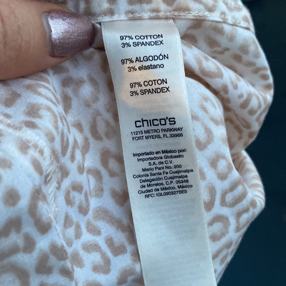 Chico's I Leopard I Button up I Blouse I Size: 3 - Picture 8 of 11
